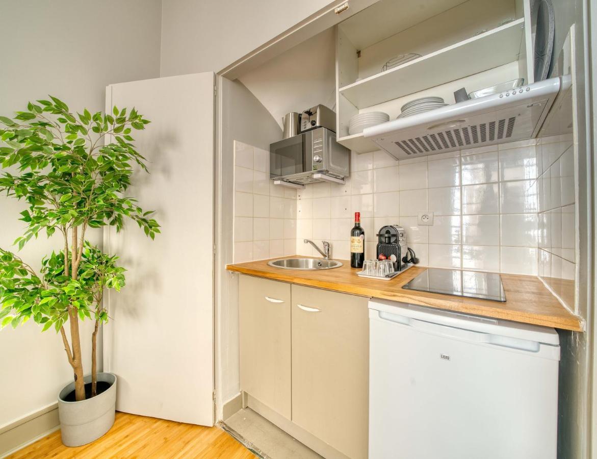 A Detruire 10 - Ne Pas Utiliser Apartment Paris Luaran gambar