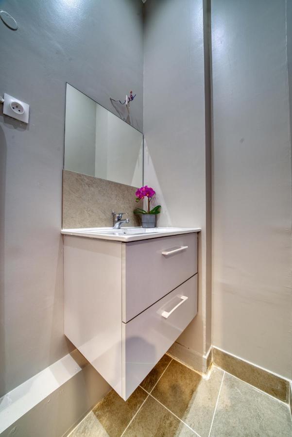 A Detruire 10 - Ne Pas Utiliser Apartment Paris Luaran gambar
